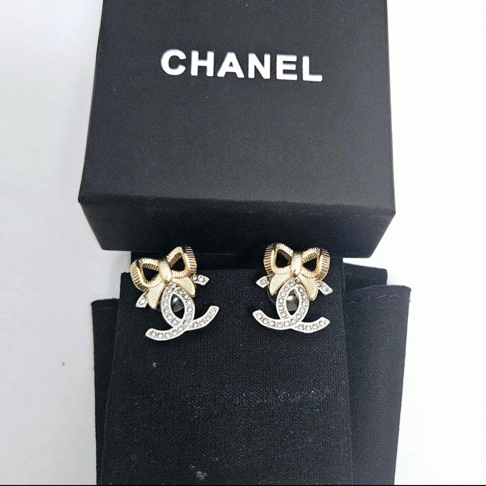 AUTHENTIC CHANEL GOLD & SILVER  BOW EARRINGS!